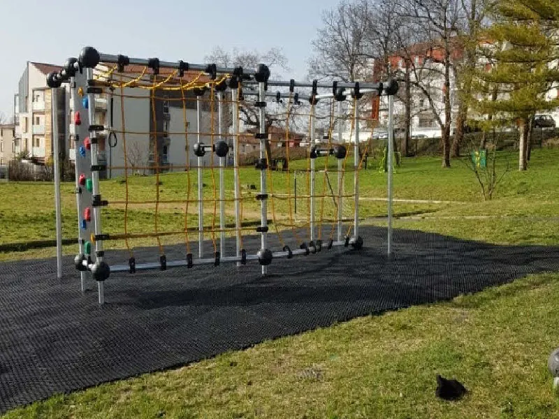 Station de grimpe et de musculation